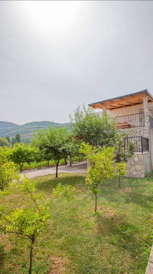 Vinarija "Delmo" Apartments Trebinje Exterior foto
